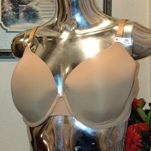 Victoria's Secret T-shirt Bra 38C